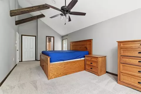 Bedroom - 142 Saunders Dr, Saw Creek, PA 18324 photo 7 of 8