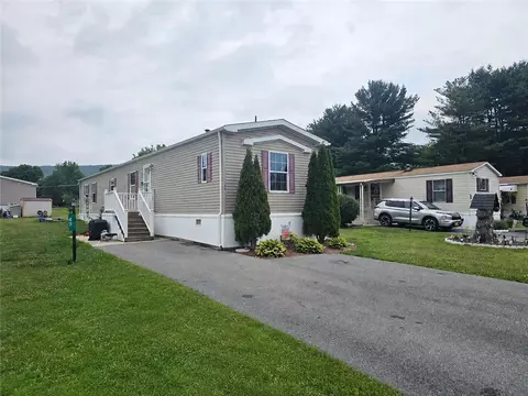 49 Ritzcraft Dr, Walnutport, PA 18088