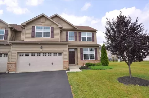 943 Swallow Tail Ln, Breinigsville, PA 18031