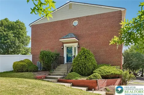 1899 Georgia Dr, Fullerton, PA 18052