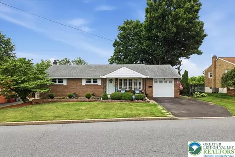 3132 S 6th Ave, Stiles, PA 18052