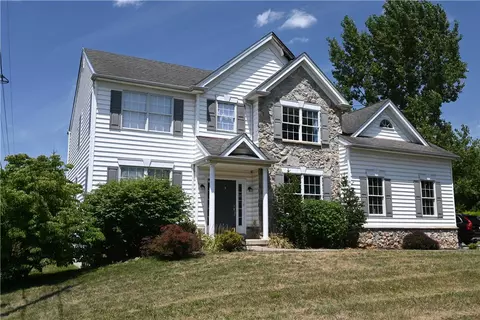 3829 Hopewell Rd E, Center Valley, PA 18034