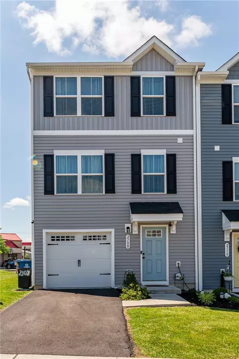 2108 Cross Country Rd, Northampton, PA 18067