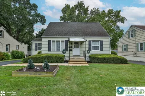2710 Liberty St, Palmer Township, PA 18045