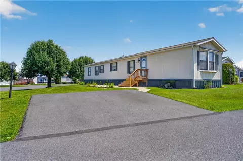 5122 Stone Terrace Dr, Whitehall Twp, PA 18052