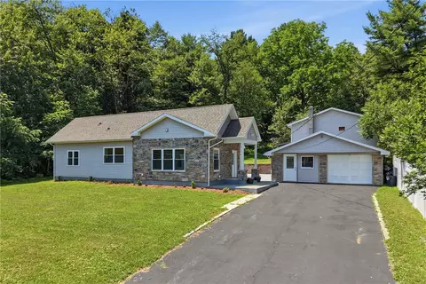 601 Fireline Rd, Palmerton, PA 18071
