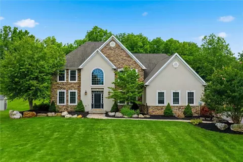 55 Island Ct, Williams Twp, PA 18042