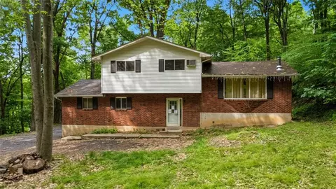 700 View Dr, Walnutport, PA 18088