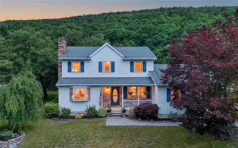 1 E Diaz Ave, Nesquehoning, PA 18240