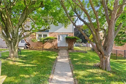 52 Willow St, Macungie, PA 18062