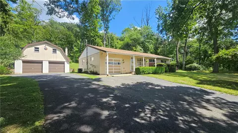 2529 Ringhoffer Rd, Hellertown, PA 18055
