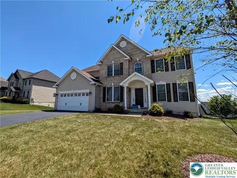 250 Danbury Dr, Nazareth, PA 18064