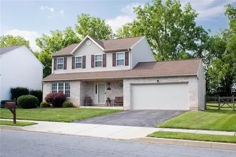 71 Penns Grant Dr, Palmer Township, PA 18045