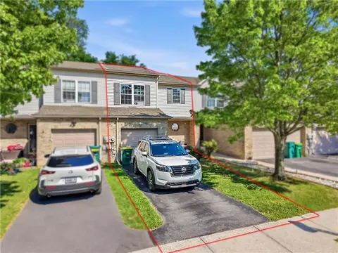 6652 Pioneer Dr, Macungie, PA 18062
