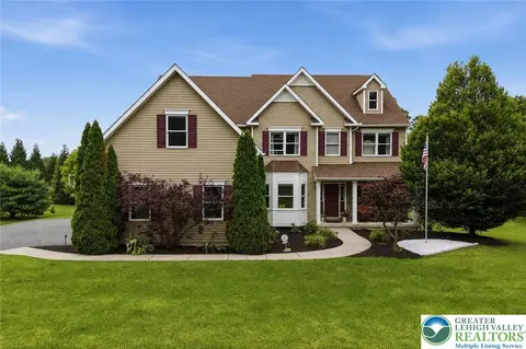 1212 Miller Rd, Wind Gap, PA 18091
