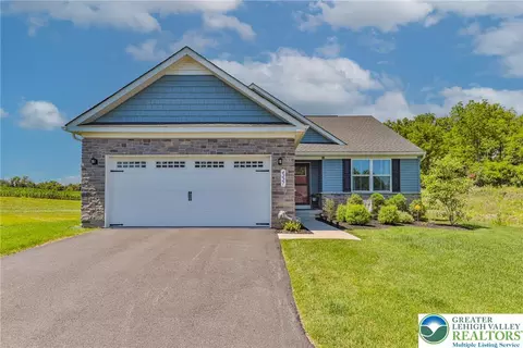 4227 Mimosa Ln, Whitehall Twp, PA 18052