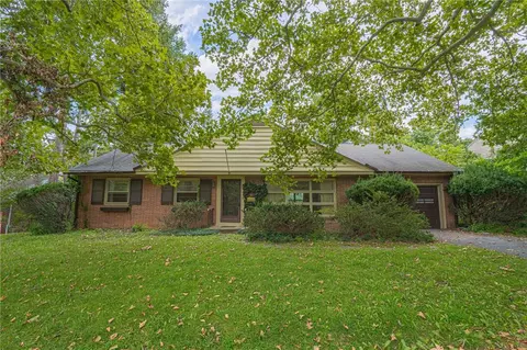 1055 Lehigh Pkwy E, Allentown, PA 18103