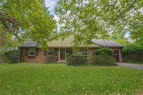 1055 Lehigh Pkwy E, Allentown, PA 18103