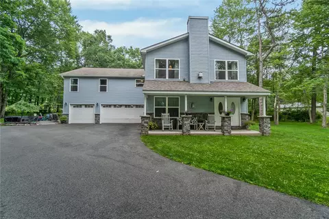 210 Piney Woods Dr, Jim Thorpe, PA 18229