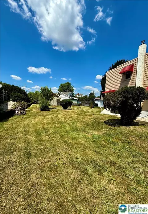 Exterior - 720 Park St, Fullerton, PA 18052 photo 2 of 4
