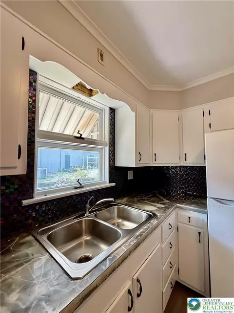 Kitchen - 720 Park St, Fullerton, PA 18052 photo 7 of 9
