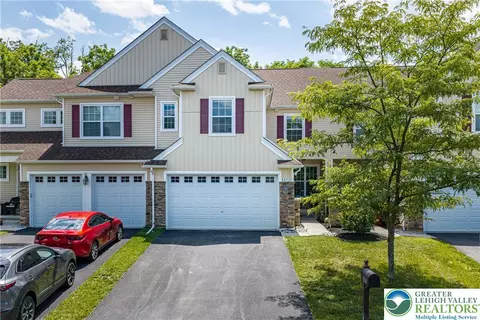 889 Iron Ln, Easton, PA 18040