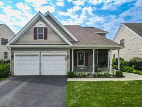 47 Edinburgh Dr, Easton, PA 18045