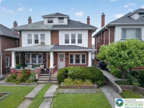 121 Elm St, Emmaus, PA 18049