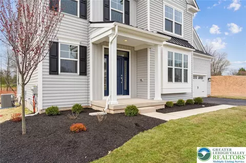 120 Ashford Dr, Coopersburg, PA 18036