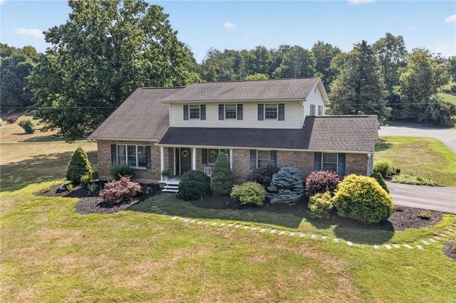 4124 Lawton Ct, Schnecksville, PA 18078