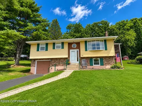 35 W Diaz Ave, Nesquehoning, PA 18240
