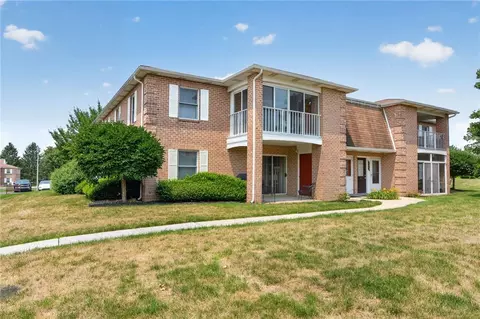 2649 Rolling Green Dr, Macungie, PA 18062