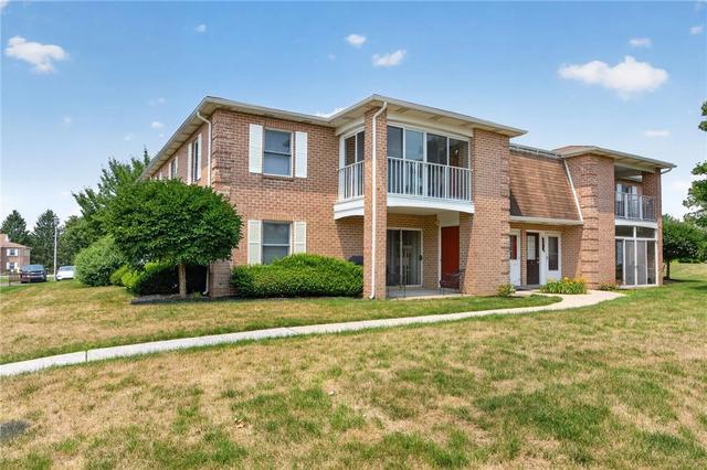 2649 Rolling Green Dr, Macungie, PA 18062