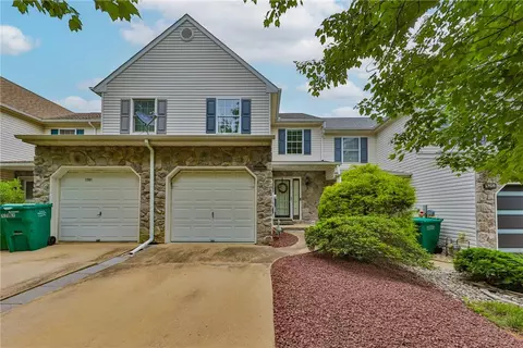 1703 Pinewind Dr, Alburtis, PA 18011