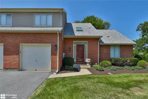 13 Winfield Ct, Palmer Township, PA 18045