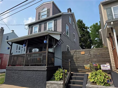 135 Railroad St, Catasauqua, PA 18032