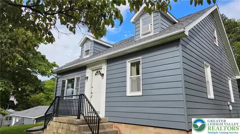 2545 Morgan Hill Rd, Easton, PA 18042
