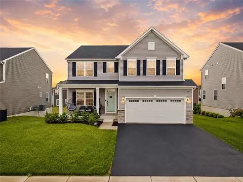 817 Hendon Ln, Catasauqua, PA 18032
