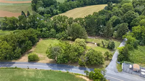 3940 Schneck Rd, Schnecksville, PA 18078