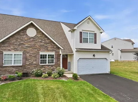 889 Graystone Cir, Northampton, PA 18067