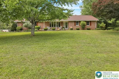 1097 Soffa Rd, East Greenville, PA 18041