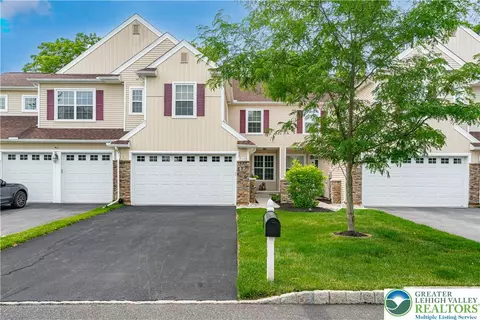 913 Iron Ln, Forks Twp, PA 18040