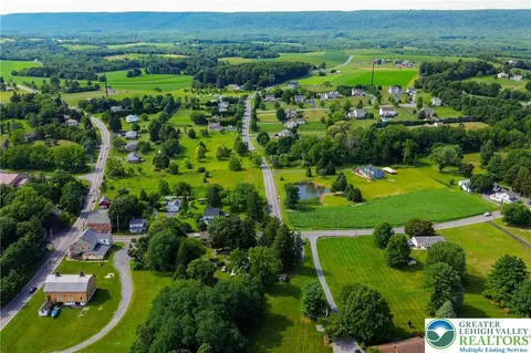 View/Area - 666 Point Phillips Rd, Bath, PA 18014 photo 9 of 11