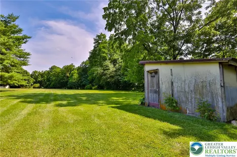 Exterior - 666 Point Phillips Rd, Bath, PA 18014 photo 22 of 24