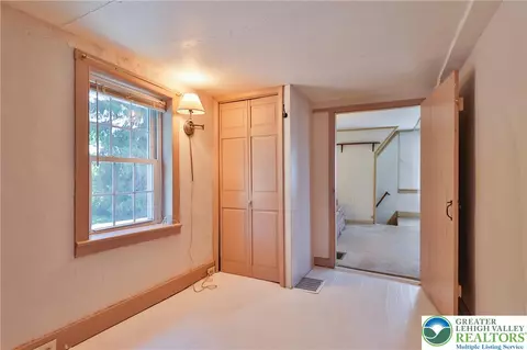 Bedroom - 666 Point Phillips Rd, Bath, PA 18014 photo 4 of 4