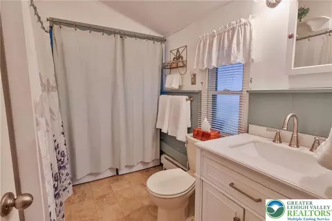 Bath - 666 Point Phillips Rd, Bath, PA 18014 photo 1 of 1