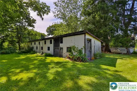 Exterior - 666 Point Phillips Rd, Bath, PA 18014 photo 23 of 24