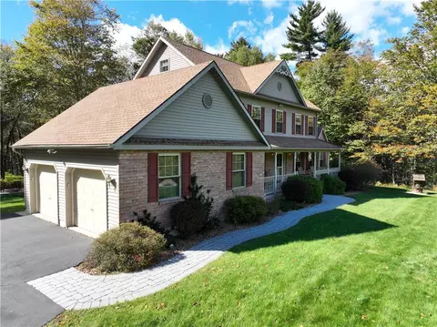 138 Scenic Dr, Blakeslee, PA 18610