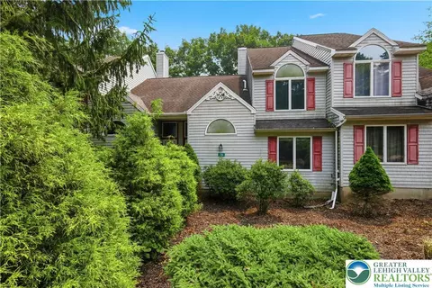 76 Laurelwoods Dr, Lake Harmony, PA 18624