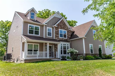 2668 Hollow View Dr, Forks Twp, PA 18040